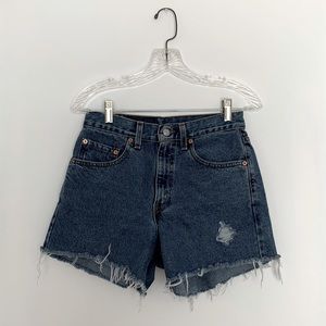 VINTAGE LEVI’S DENIM SHORTS